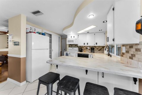 Villa ou maison à vendre à New Port Richey, Floride: 2 chambres, 96.62 m2 № 1884579 - photo 11