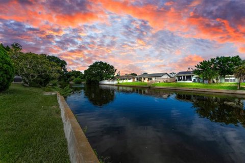Villa ou maison à vendre à New Port Richey, Floride: 2 chambres, 96.62 m2 № 1884579 - photo 2