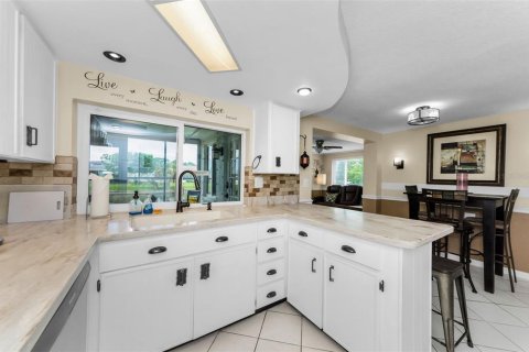Villa ou maison à vendre à New Port Richey, Floride: 2 chambres, 96.62 m2 № 1884579 - photo 12