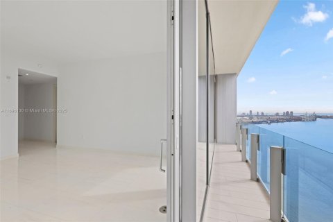 Condo in Miami, Florida, 4 bedrooms  № 1450412 - photo 25