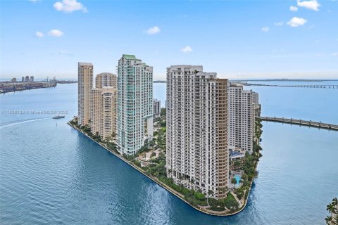 Condo in Miami, Florida, 4 bedrooms  № 1450412 - photo 16