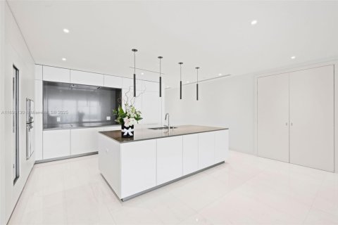 Condo in Miami, Florida, 4 bedrooms  № 1450412 - photo 8