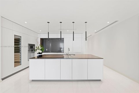 Condo in Miami, Florida, 4 bedrooms  № 1450412 - photo 7