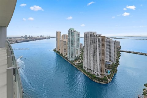 Condo in Miami, Florida, 4 bedrooms  № 1450412 - photo 15