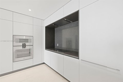 Condo in Miami, Florida, 4 bedrooms  № 1450412 - photo 6