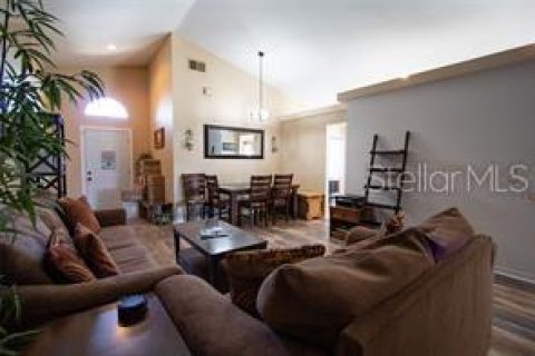 House in Kissimmee, Florida 4 bedrooms, 157.38 sq.m. № 1759335 - photo 6