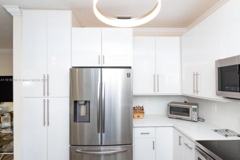 Adosado en venta en Miami, Florida, 3 dormitorios, 155.15 m2 № 1777668 - foto 16