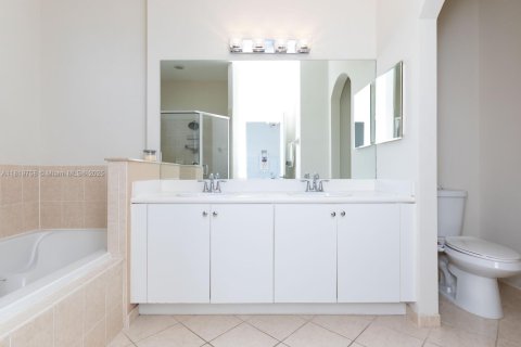 Adosado en venta en Miami, Florida, 3 dormitorios, 155.15 m2 № 1777668 - foto 22