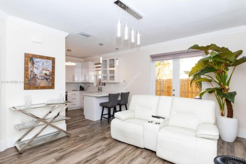 Adosado en venta en Miami, Florida, 3 dormitorios, 155.15 m2 № 1777668 - foto 9