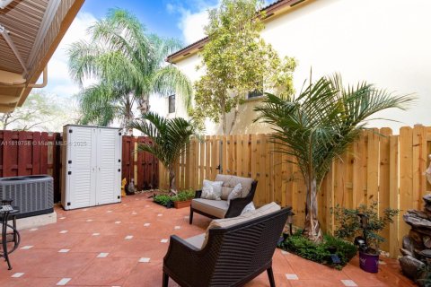 Adosado en venta en Miami, Florida, 3 dormitorios, 155.15 m2 № 1777668 - foto 27