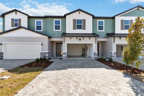 Townhouse in Ocoee, Florida 3 bedrooms, 179.77 sq.m. № 1666444 - photo 1
