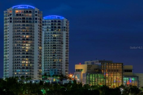 Condo à Tampa, Floride, 3 chambres  № 2097360