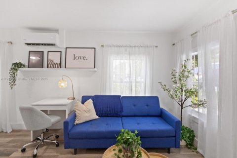 Casa en venta en Miami, Florida, 3 dormitorios, 109.72 m2 № 1968521 - foto 14