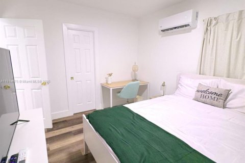 Casa en venta en Miami, Florida, 3 dormitorios, 109.72 m2 № 1968521 - foto 10