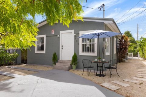 Casa en venta en Miami, Florida, 3 dormitorios, 109.72 m2 № 1968521 - foto 6