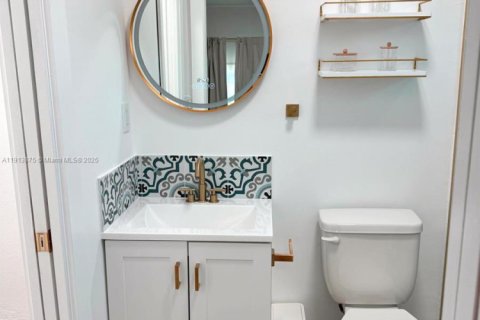Casa en venta en Miami, Florida, 3 dormitorios, 109.72 m2 № 1968521 - foto 9