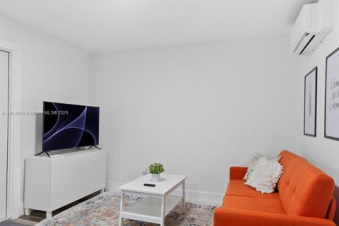 Casa en venta en Miami, Florida, 3 dormitorios, 109.72 m2 № 1968521 - foto 26