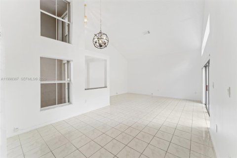 Villa ou maison à louer à Hollywood, Floride: 3 chambres, 178.28 m2 № 2063594 - photo 9