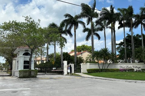 Villa ou maison à louer à Hollywood, Floride: 3 chambres, 178.28 m2 № 2063594 - photo 29