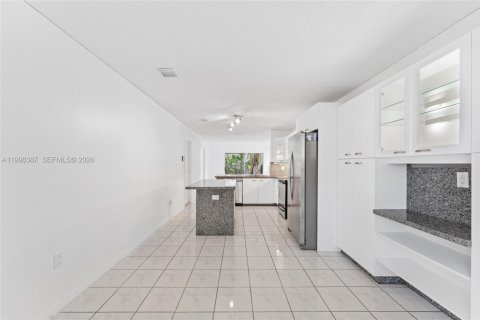Villa ou maison à louer à Hollywood, Floride: 3 chambres, 178.28 m2 № 2063594 - photo 3