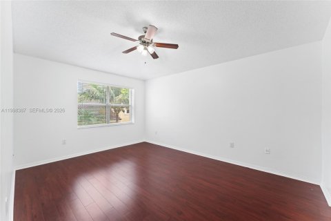 Villa ou maison à louer à Hollywood, Floride: 3 chambres, 178.28 m2 № 2063594 - photo 12