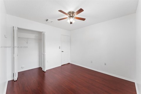 Villa ou maison à louer à Hollywood, Floride: 3 chambres, 178.28 m2 № 2063594 - photo 20