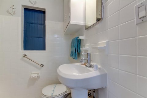 House in Indian Rocks Beach, Florida 2 bedrooms, 107.21 sq.m. № 2195436 - photo 28