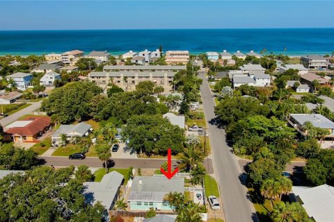 House in Indian Rocks Beach, Florida 2 bedrooms, 107.21 sq.m. № 2195436 - photo 2