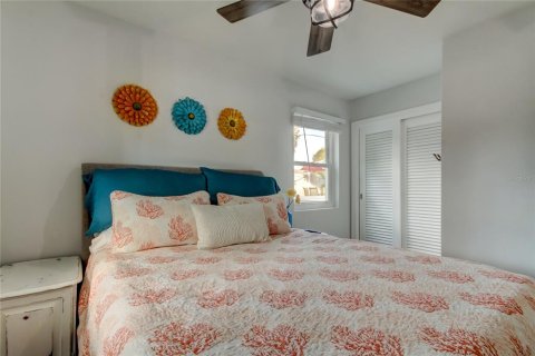 House in Indian Rocks Beach, Florida 2 bedrooms, 107.21 sq.m. № 2195436 - photo 25