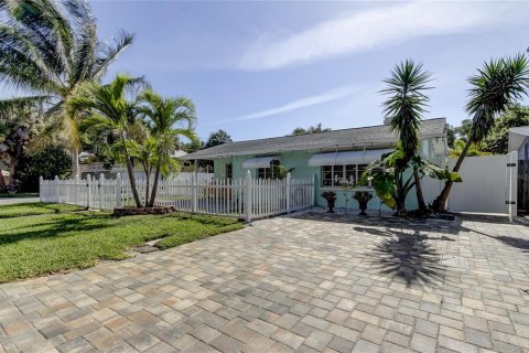 House in Indian Rocks Beach, Florida 2 bedrooms, 107.21 sq.m. № 2195436 - photo 7