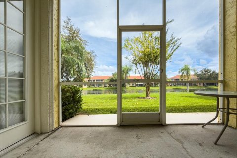 Condo in Land O' Lakes, Florida, 2 bedrooms  № 2400390 - photo 28