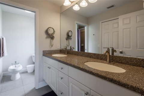 Condo in Land O' Lakes, Florida, 2 bedrooms  № 2400390 - photo 19