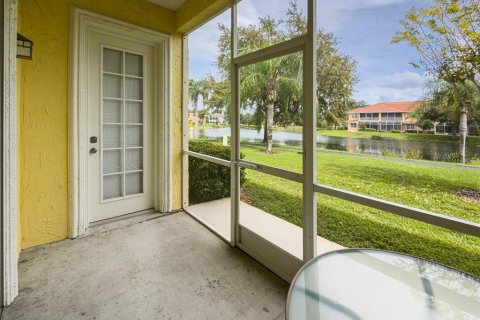 Condo in Land O' Lakes, Florida, 2 bedrooms  № 2400390 - photo 29