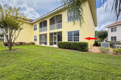 Condo in Land O' Lakes, Florida, 2 bedrooms  № 2400390 - photo 5
