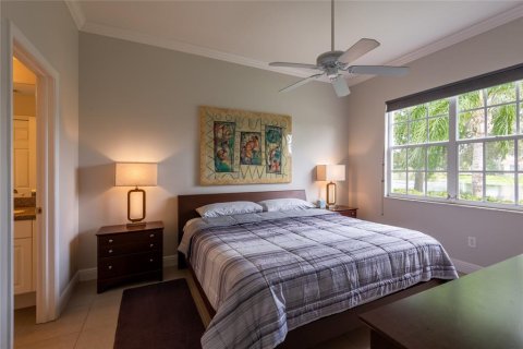 Condo in Land O' Lakes, Florida, 2 bedrooms  № 2400390 - photo 18
