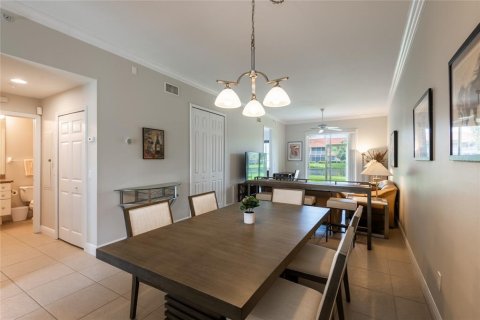 Condo in Land O' Lakes, Florida, 2 bedrooms  № 2400390 - photo 6