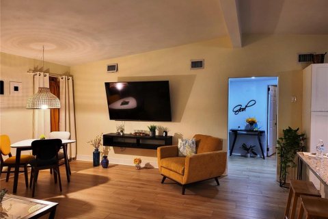 Villa ou maison à vendre à Winter Haven, Floride: 2 chambres, 116.41 m2 № 1553639 - photo 6
