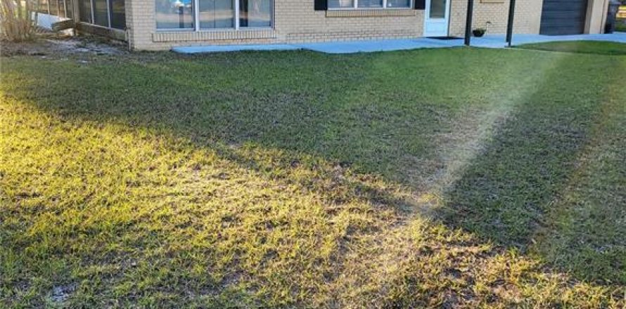 House in Winter Haven, Florida 2 bedrooms, 116.41 sq.m. № 1553639