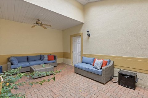 Townhouse in Clermont, Florida 3 bedrooms, 164.62 sq.m. № 2383695 - photo 23