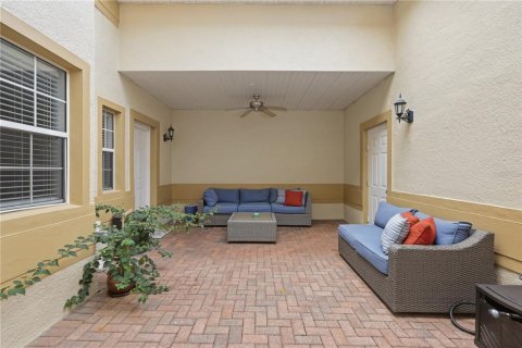 Townhouse in Clermont, Florida 3 bedrooms, 164.62 sq.m. № 2383695 - photo 2