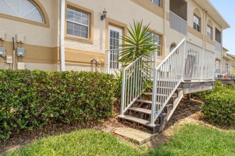Townhouse in Clermont, Florida 3 bedrooms, 164.62 sq.m. № 2383695 - photo 26