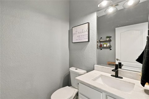 Townhouse in Clermont, Florida 3 bedrooms, 164.62 sq.m. № 2383695 - photo 13