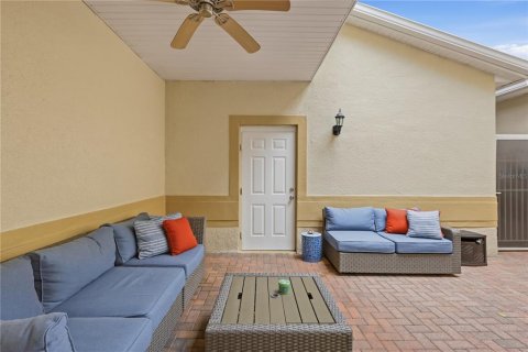 Townhouse in Clermont, Florida 3 bedrooms, 164.62 sq.m. № 2383695 - photo 3