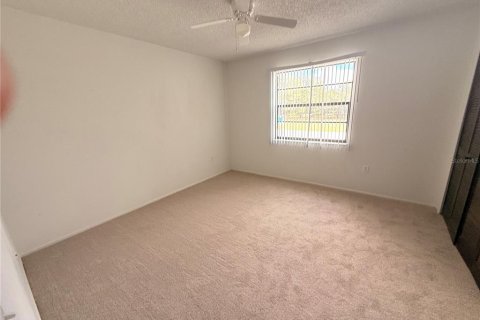 Copropriété à vendre à New Port Richey, Floride: 2 chambres, 93.65 m2 № 2236070 - photo 12