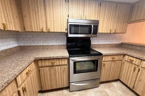 Copropriété à vendre à New Port Richey, Floride: 2 chambres, 93.65 m2 № 2236070 - photo 13