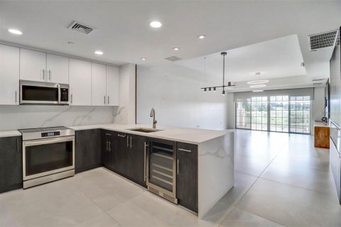 Copropriété à louer à Kissimmee, Floride: 3 chambres, 147.71 m2 № 2420430 - photo 14