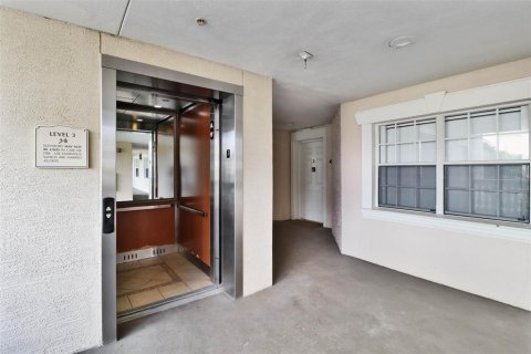 Copropriété à louer à Kissimmee, Floride: 3 chambres, 147.71 m2 № 2420430 - photo 2
