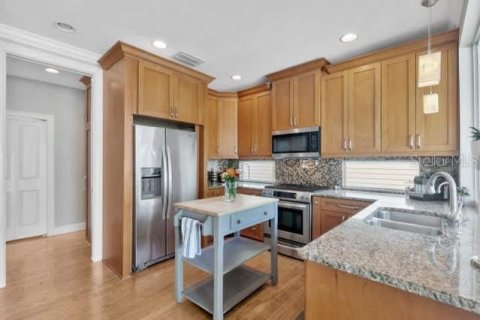 Villa ou maison à louer à Tampa, Floride: 2 chambres, 125.23 m2 № 2147555 - photo 13