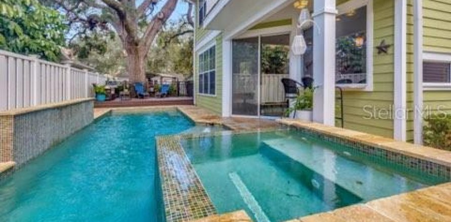 Villa ou maison à Tampa, Floride 2 chambres, 125.23 m2 № 2147555