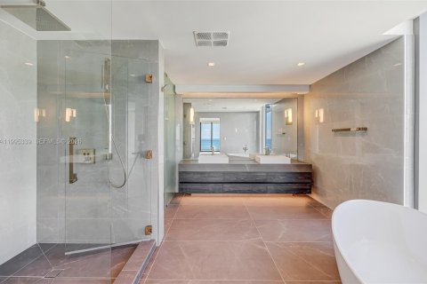 Condo in Pompano Beach, Florida, 3 bedrooms  № 2062904 - photo 6